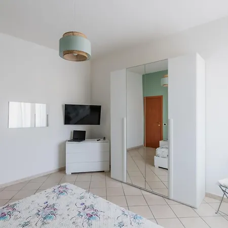 Main Road * Sorrente